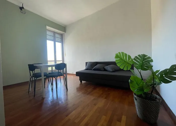 Regina 155 - Quadrilatero * Torino